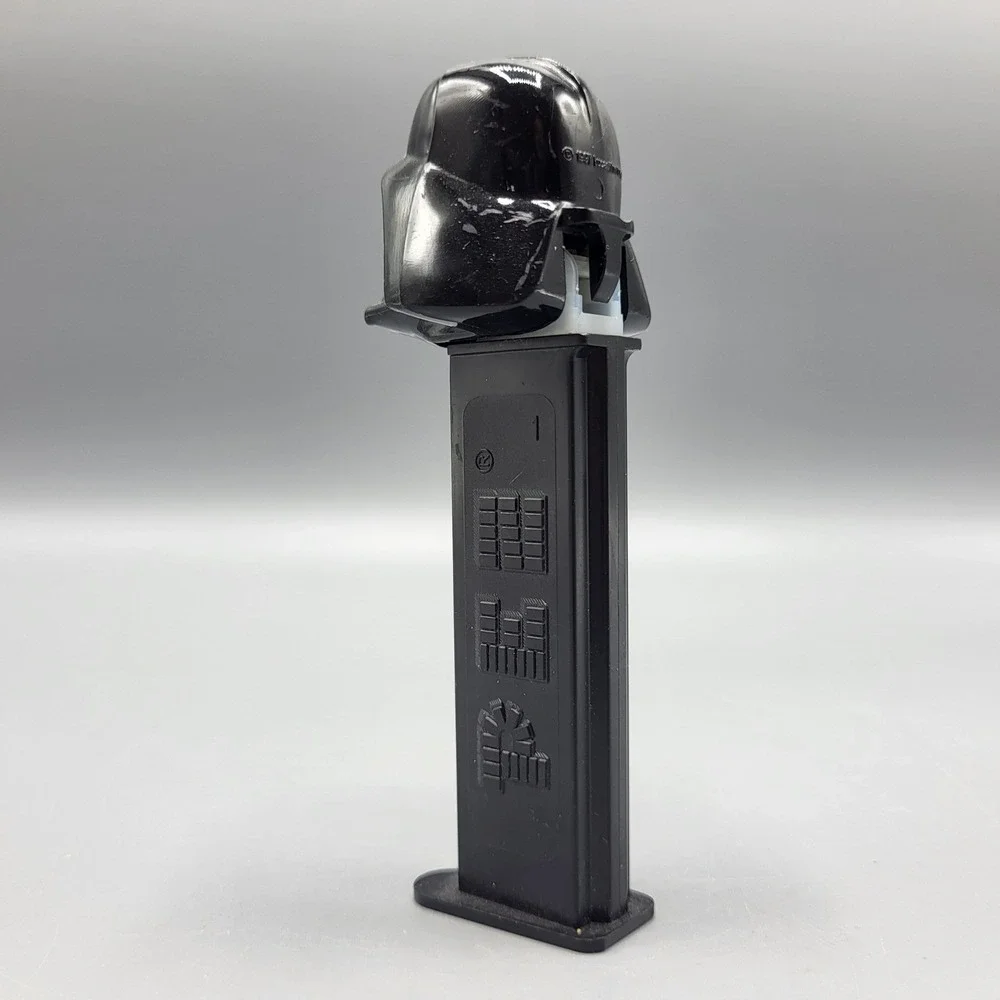 Vintage PEZ Candy Dispenser Star Wars Darth Vader 1997 Lucasfilm Hungary Black